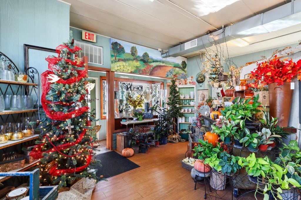 Photo of 111 S 5th AVENUE, Walworth, WI 53184 (MLS # 1943289)