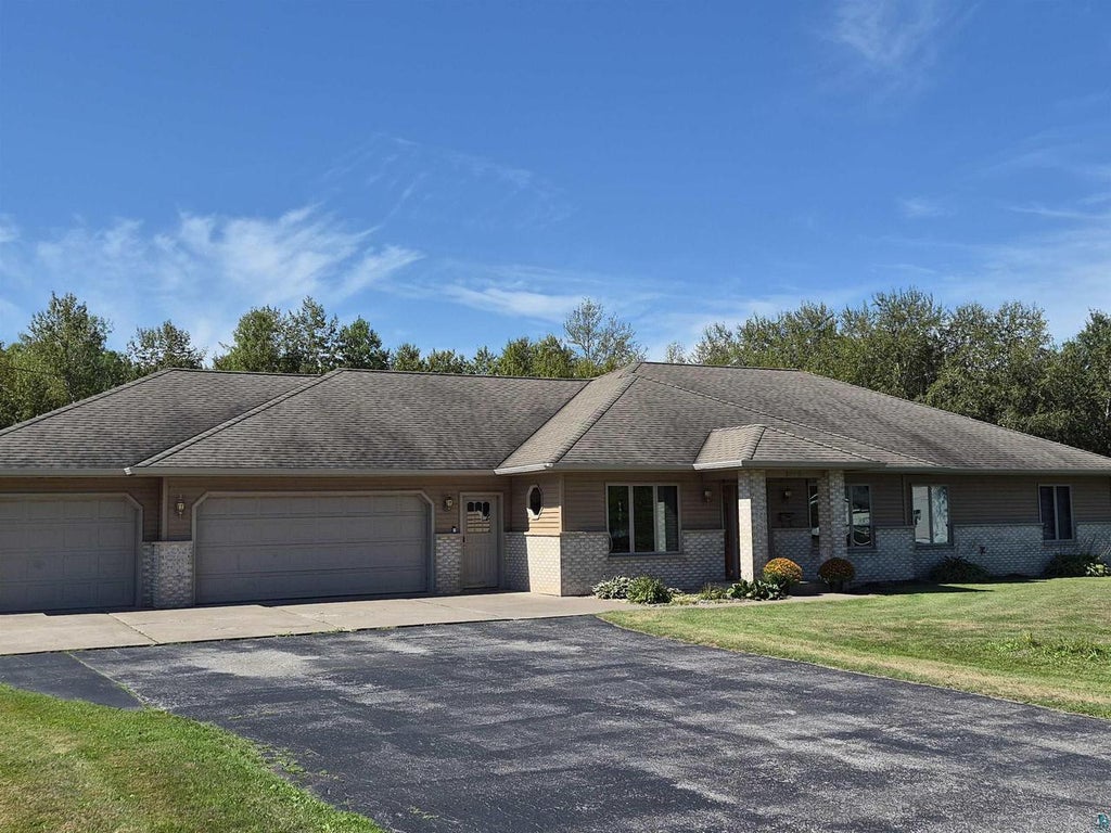 Photo of 3020 E 8th STREET, Superior, WI 54880 (MLS # 6127833)