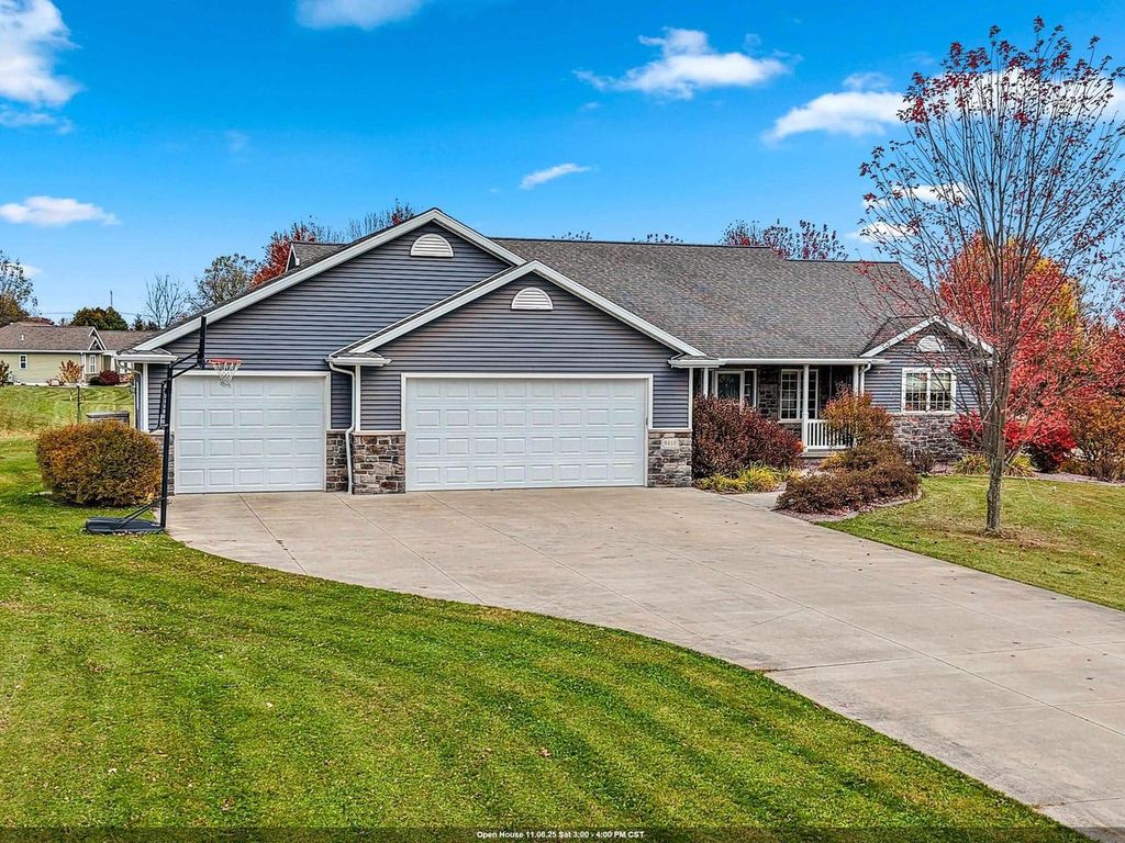 Photo of 9410 Memory LANE, Neenah, WI 54956 (MLS # 50317795)