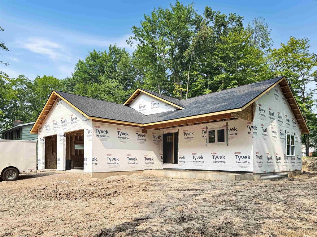 Photo of 809 S Maryknoll AVENUE, Marshfield, WI 54449 (MLS # 22603383)