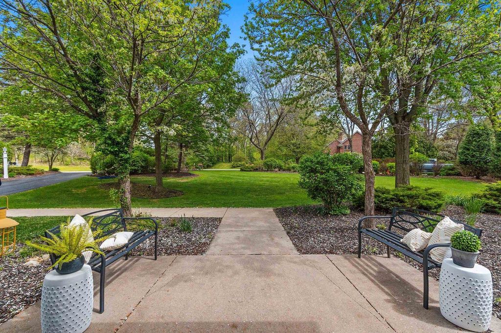 Photo of 4570 Choctaw TRAIL, Green Bay, WI 54313 (MLS # 50325834)