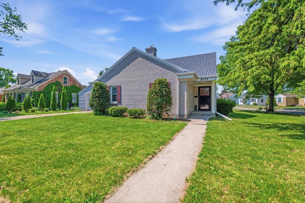 Photo of 1011 Holzer STREET, Green Bay, WI 54303 (MLS # 50326244)