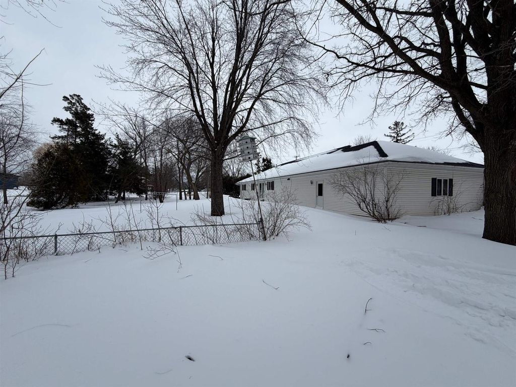 Photo of 511 W Pulaski STREET, Pulaski, WI 54162 (MLS # 50322460)