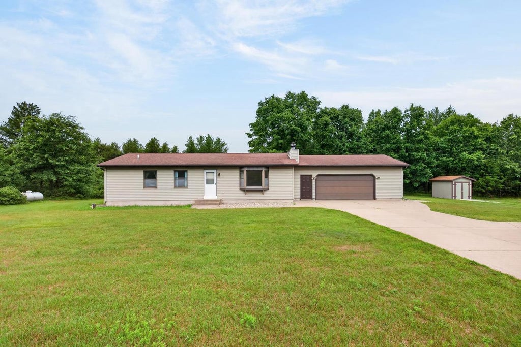 Photo of 6621 Evergreen AVENUE, Wisconsin Rapids, WI 54494 (MLS # 22603225)