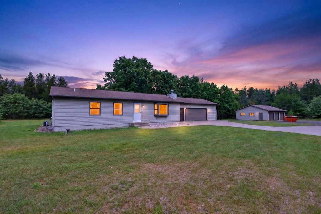 Photo of 6621 Evergreen AVENUE, Wisconsin Rapids, WI 54494 (MLS # 22603225)