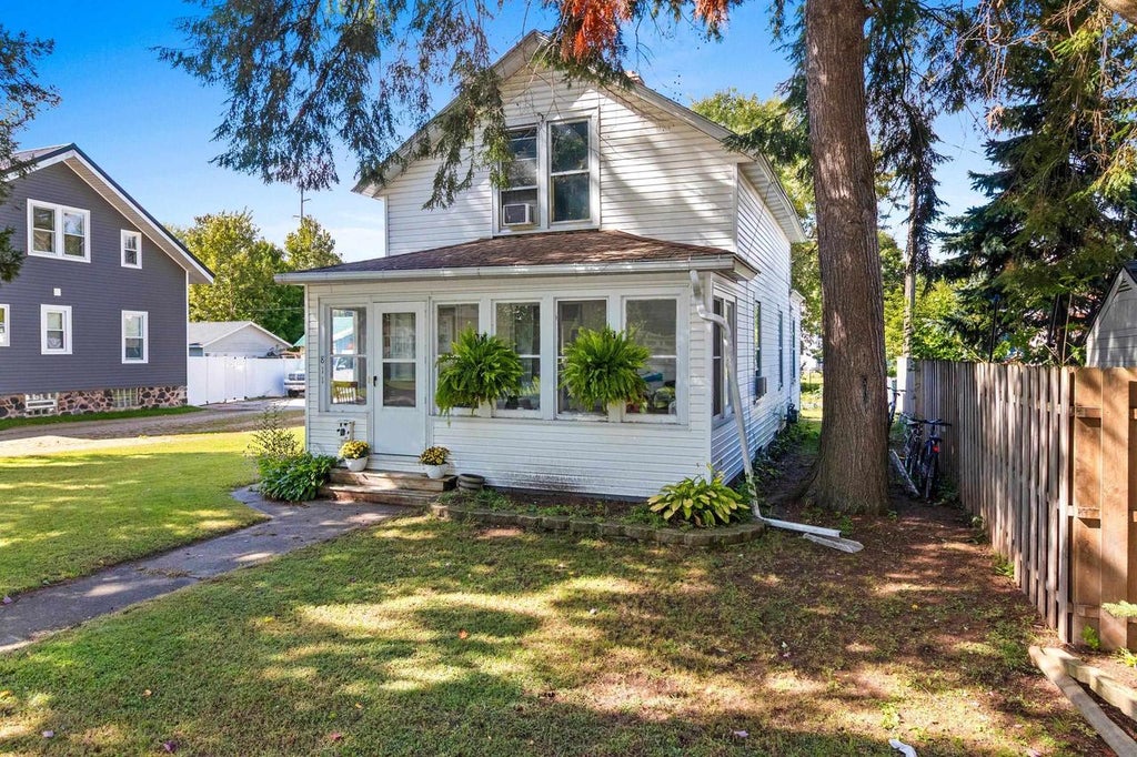 Photo of 811 S Lafayette STREET, Shawano, WI 54166 (MLS # 50333048)