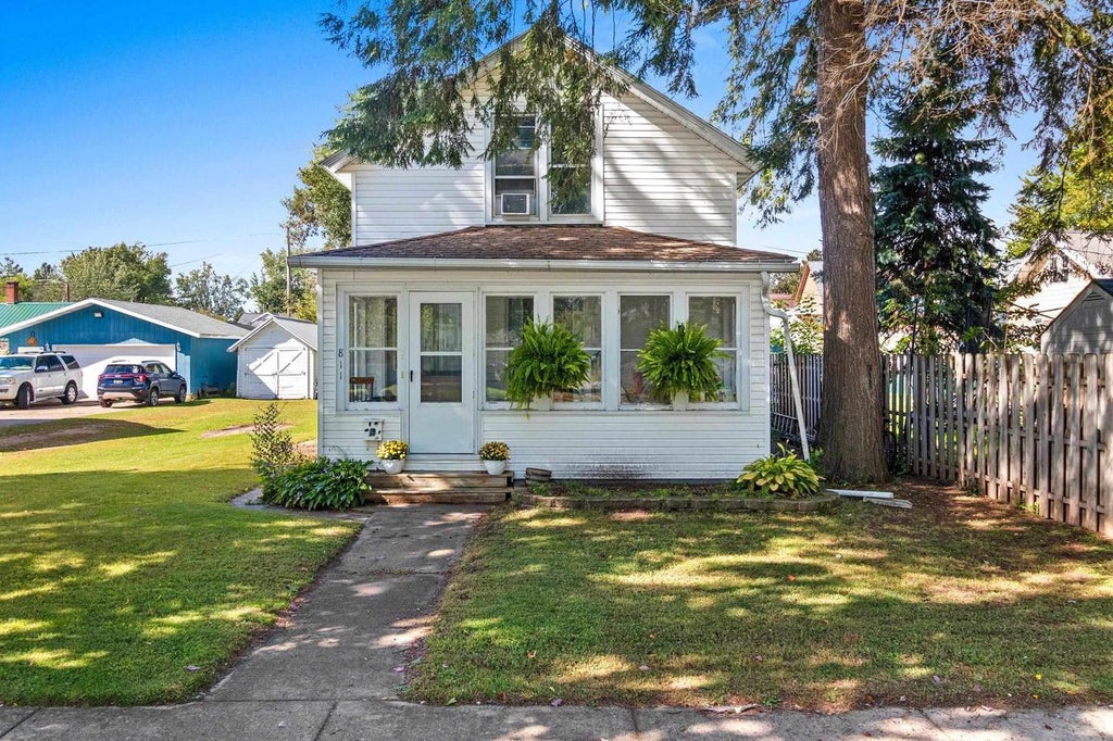 Photo of 811 S Lafayette STREET, Shawano, WI 54166 (MLS # 50333048)