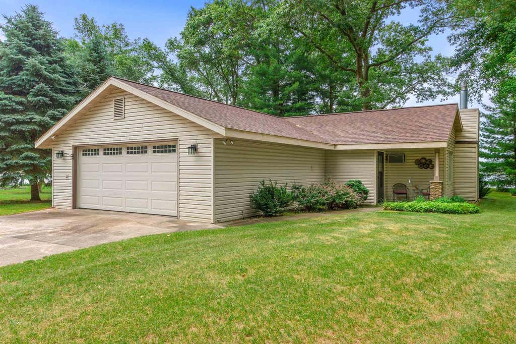 Photo of N9291 White Birch LANE, Neshkoro, WI 54960 (MLS # 50328391)
