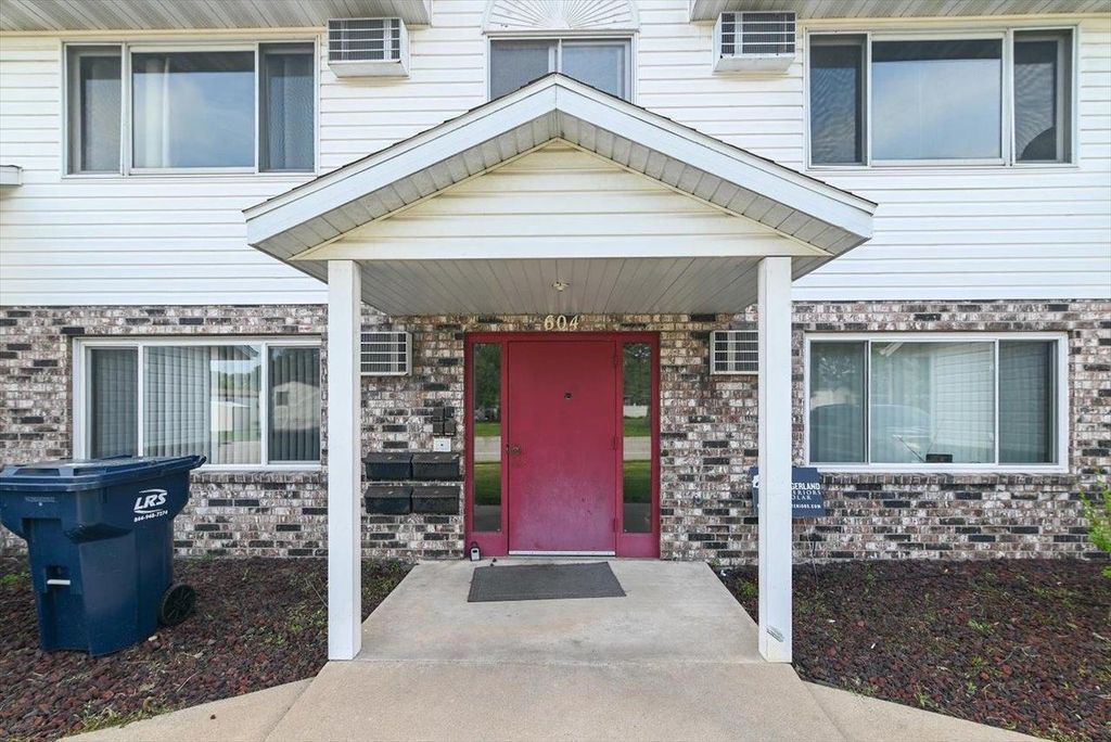 Photo of 604 School STREET, Marshall, WI 53559 (MLS # 2025606)