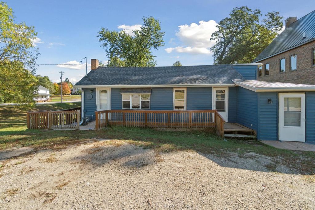 Photo of 122 N State STREET, Neshkoro, WI 54960 (MLS # 1938862)