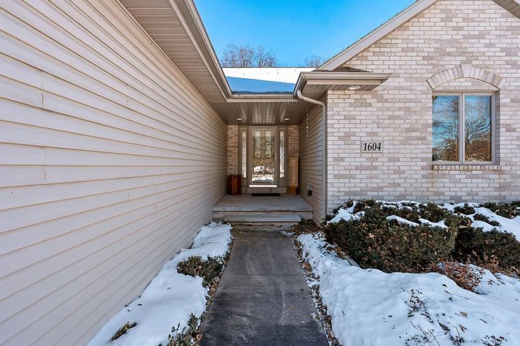 Photo of 1604 Nelson COURT, Neenah, WI 54956 (MLS # 50319526)