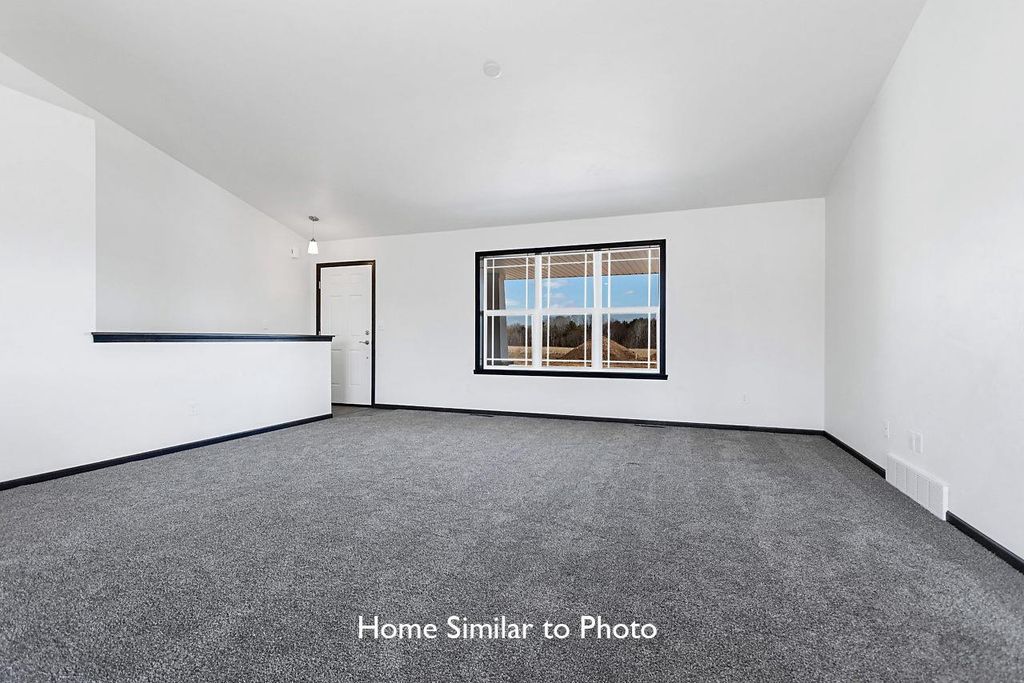 Photo of 1736 Betty Jean LANE, Green Bay, WI 54313 (MLS # 50325767)