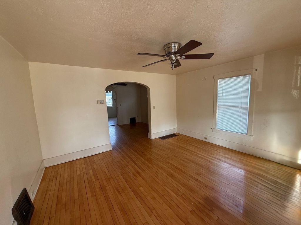 Photo of 126 8th STREET, Clintonville, WI 54929 (MLS # 50319723)