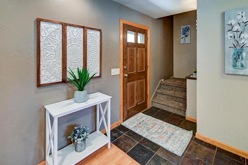 Photo of 1618 Angel Crest WAY, Madison, WI 53716 (MLS # 2011630)