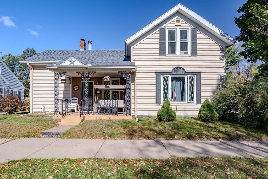 Photo of 630 Humboldt AVENUE, Wausau, WI 54403 (MLS # 22504875)