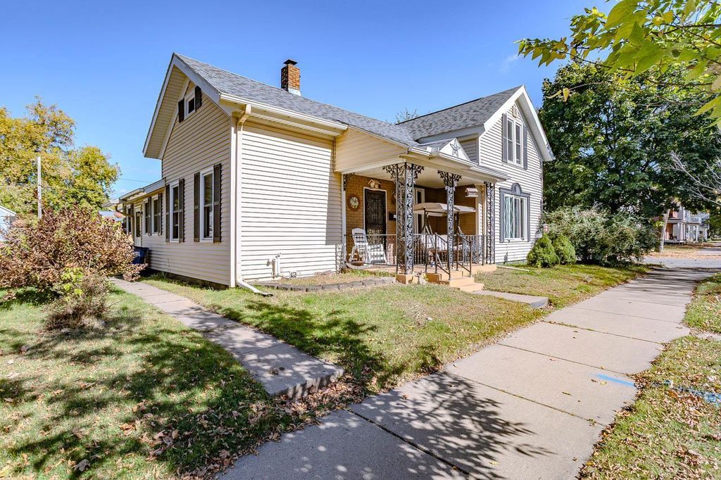 Photo of 630 Humboldt AVENUE, Wausau, WI 54403 (MLS # 22504875)