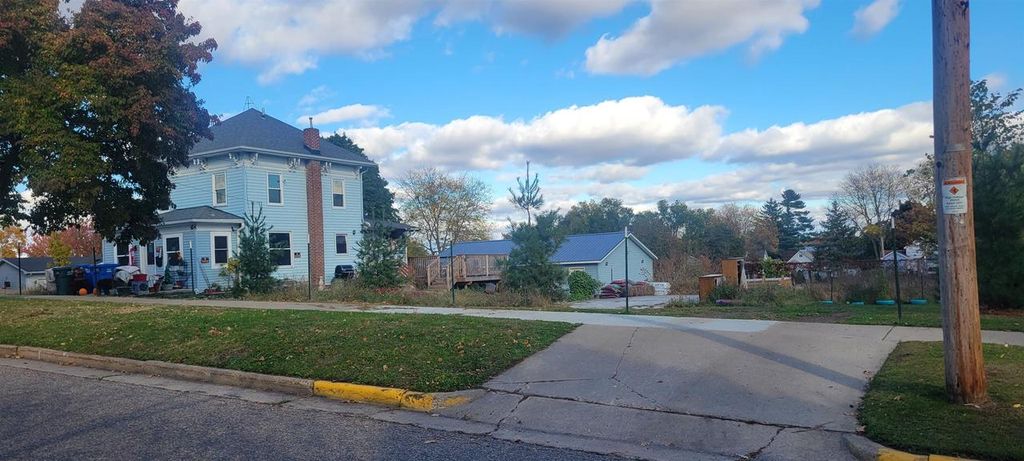 Photo of 603 Walnut STREET, Baraboo, WI 53913 (MLS # 2011255)