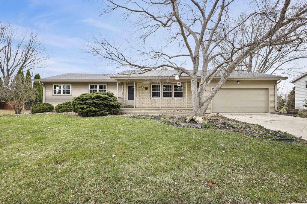 Photo of 120 Walmar DRIVE, Sun Prairie, WI 53590 (MLS # 2018940)