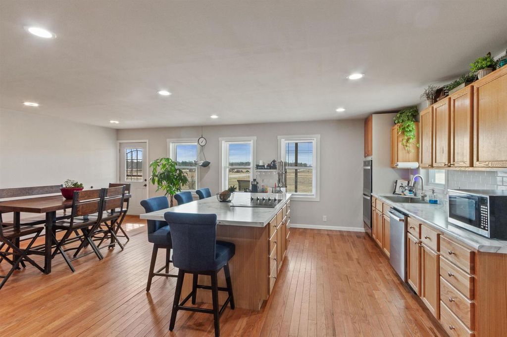 Photo of 6447 County Road F, Wisconsin Rapids, WI 54495 (MLS # 22601410)