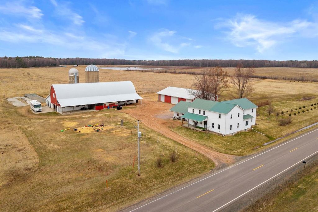 Photo of 6447 County Road F, Wisconsin Rapids, WI 54495 (MLS # 22601410)