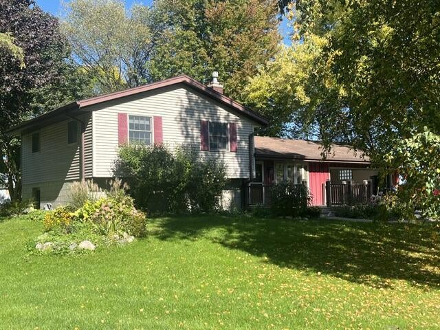 Photo of W264S3768 Lawrence LANE, Waukesha, WI 53189 (MLS # 1984389)