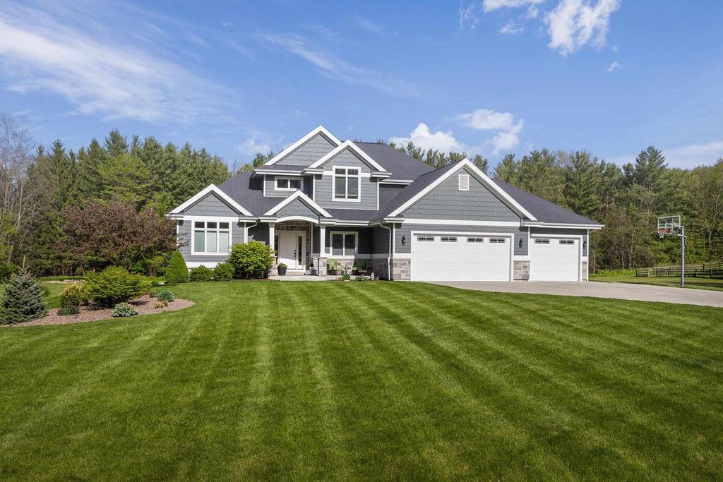 Photo of 4664 Stonewood DRIVE, Middleton, WI 53562 (MLS # 2022863)