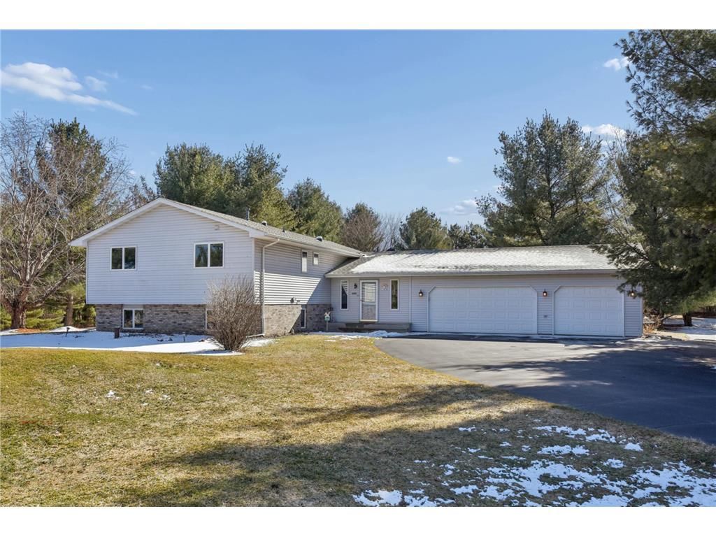 Photo of 725 Packer DRIVE, Hudson, WI 54016 (MLS # 7037724)