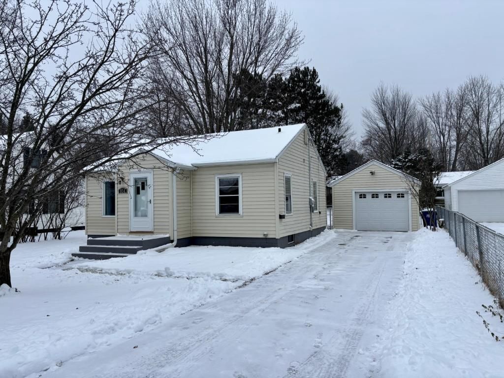 Photo of 934 S 21st AVENUE, Wausau, WI 54401 (MLS # 22505611)