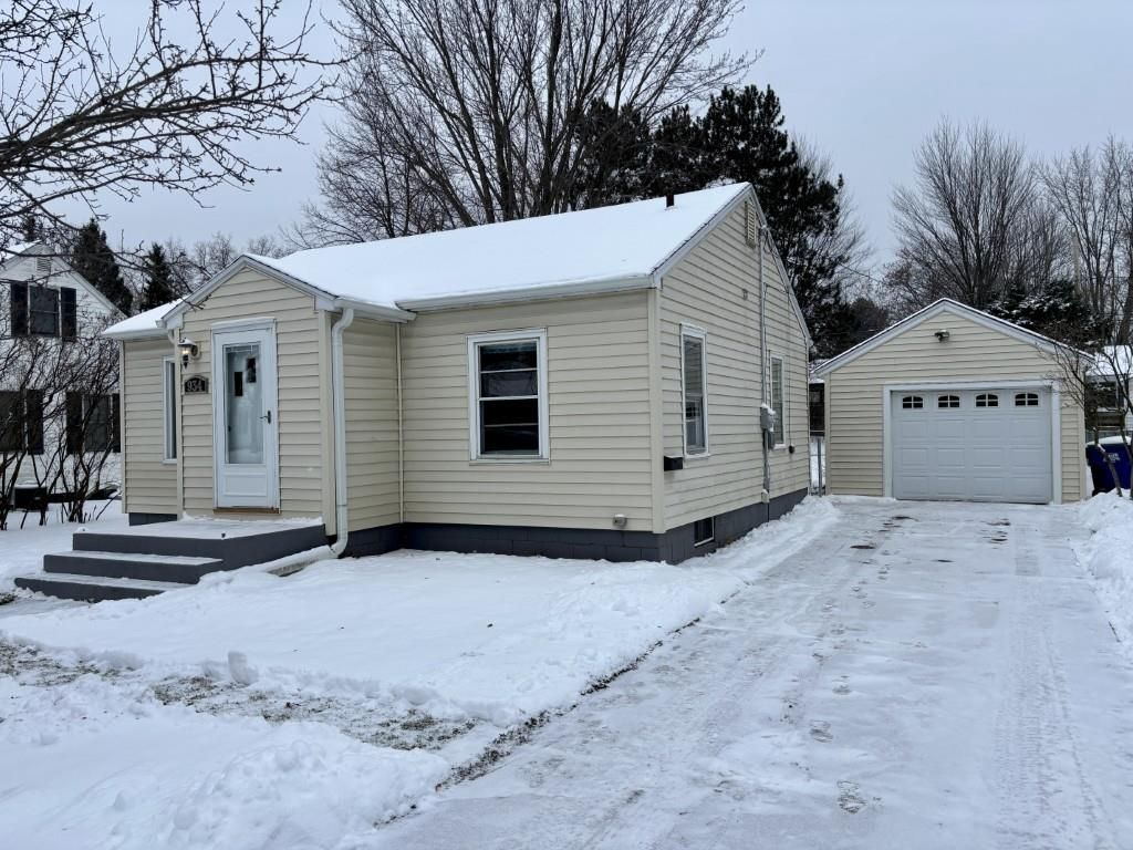 Photo of 934 S 21st AVENUE, Wausau, WI 54401 (MLS # 22505611)