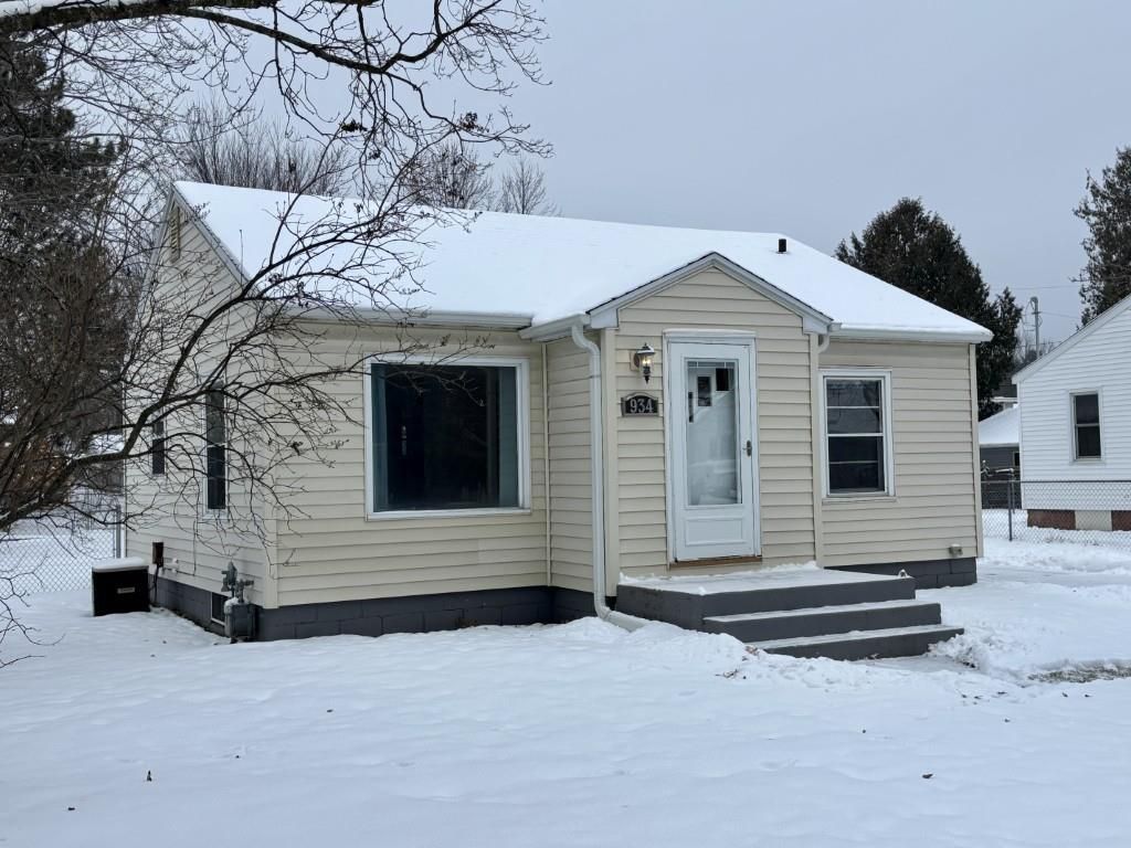 Photo of 934 S 21st AVENUE, Wausau, WI 54401 (MLS # 22505611)