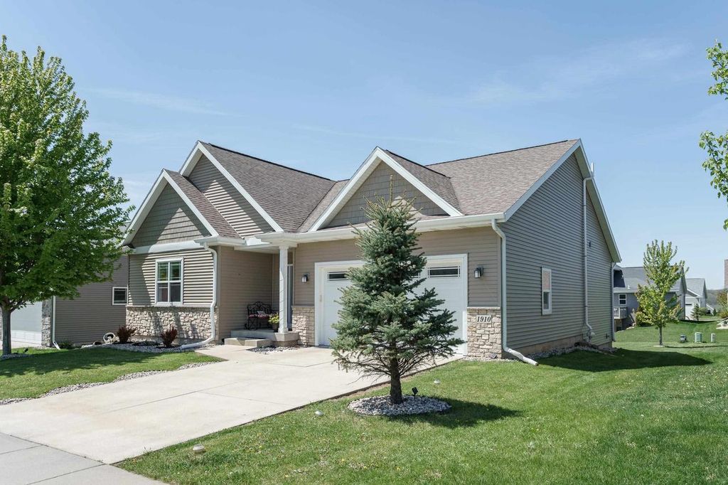 Photo of 1910 Swainson DRIVE, Verona, WI 53593 (MLS # 2023020)