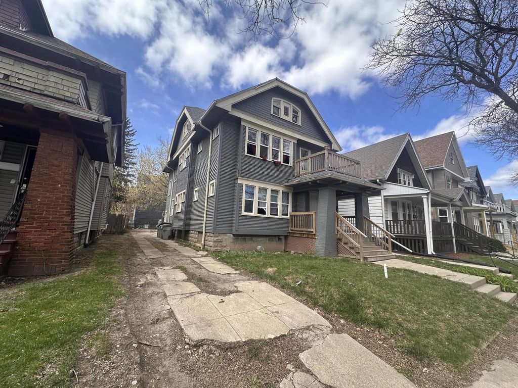 Photo of 3015 N 6th STREET #3017, Milwaukee, WI 53212 (MLS # 1945980)