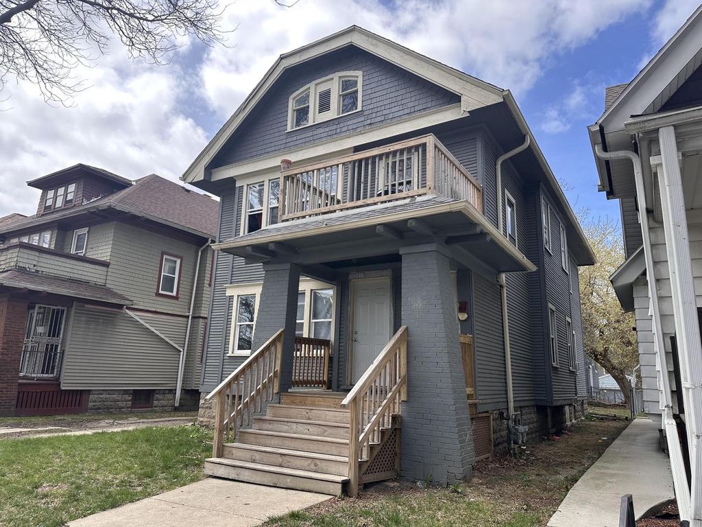 Photo of 3015 N 6th STREET #3017, Milwaukee, WI 53212 (MLS # 1945980)