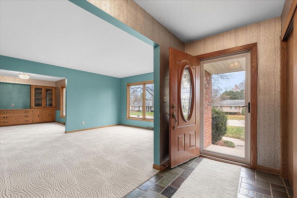 Photo of 7525 N Redwood ROAD, Glendale, WI 53209 (MLS # 1944048)