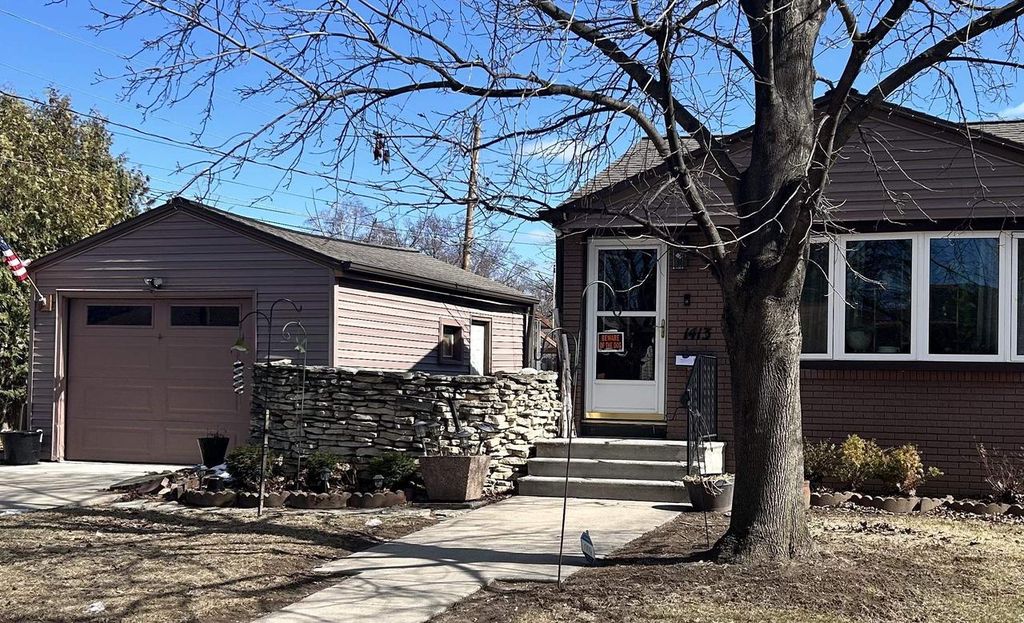 Photo of 1413 Gross AVENUE, Green Bay, WI 54304 (MLS # 50316993)