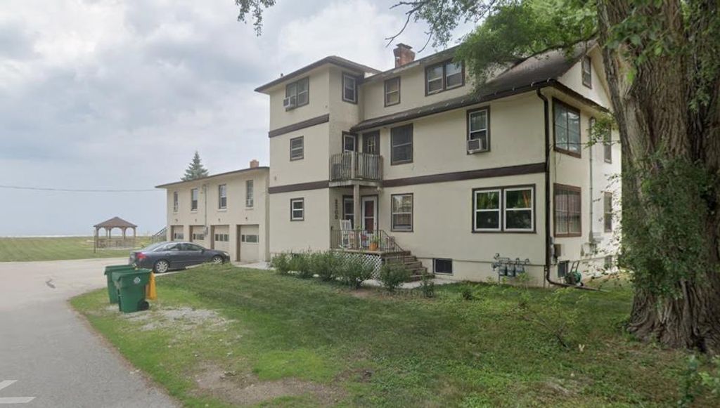 Photo of 2209 Lakeside PLACE, Green Bay, WI 54302 (MLS # 50322296)