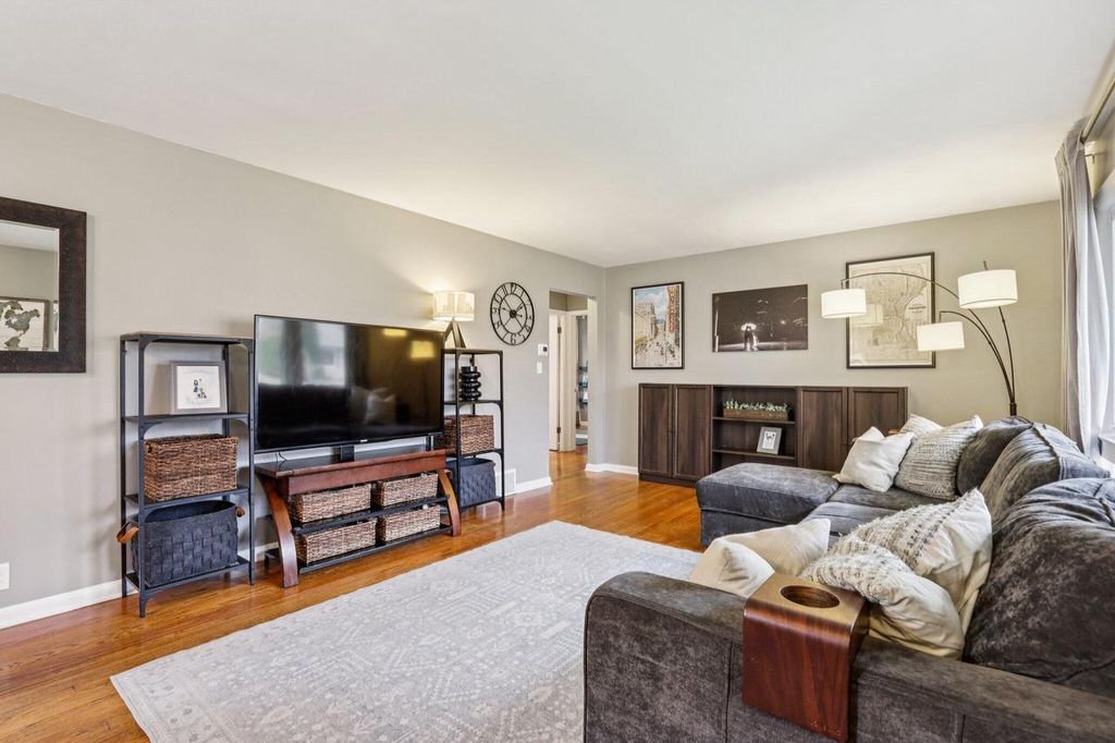 Photo of 5405 N Lydell AVENUE, Glendale, WI 53217 (MLS # 1944061)