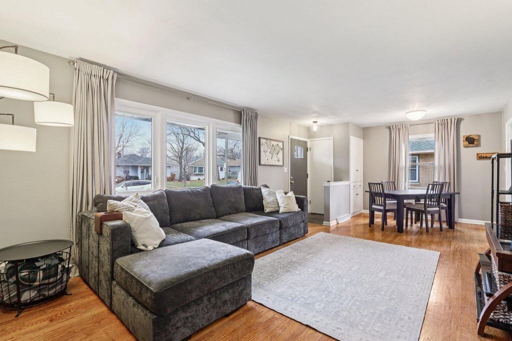 Photo of 5405 N Lydell AVENUE, Glendale, WI 53217 (MLS # 1944061)