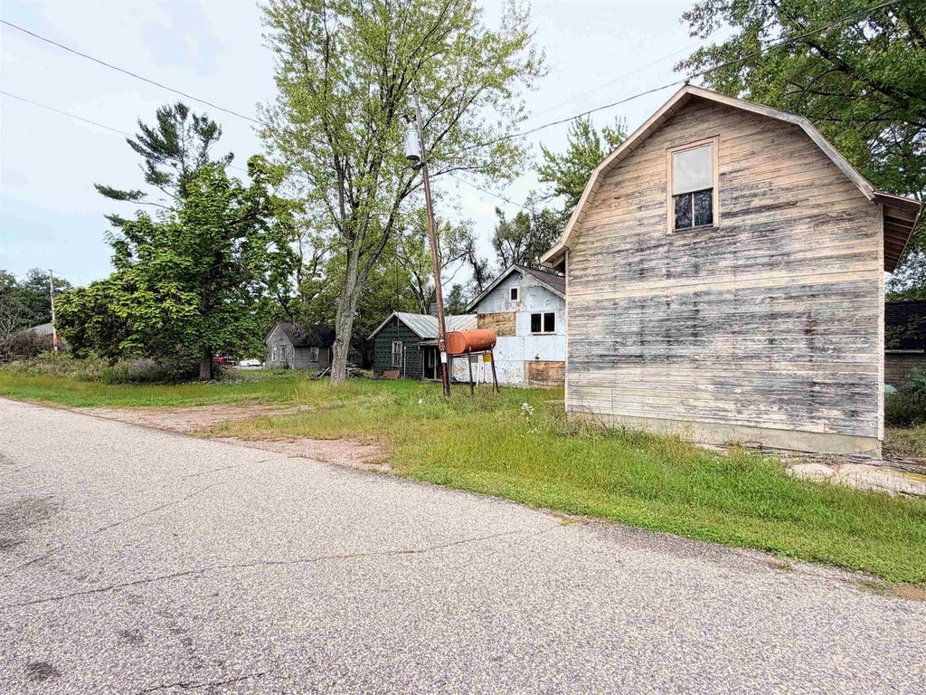 Photo of 2306 Ledge STREET, Tigerton, WI 54486 (MLS # 50332900)