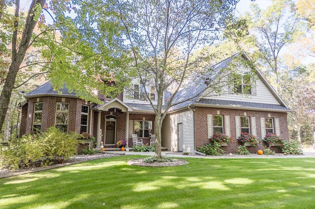 Photo of N3839 Woodfield LANE, New London, WI 54961 (MLS # 50331639)