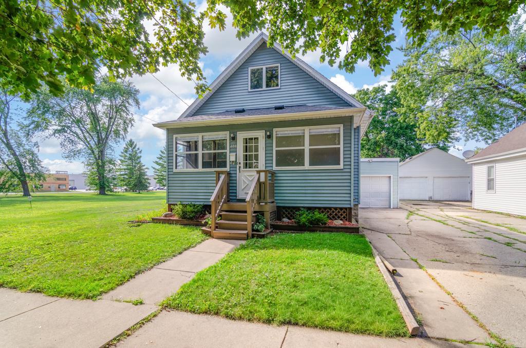 Photo of 408 Oak STREET, Green Bay, WI 54304 (MLS # 50332038)