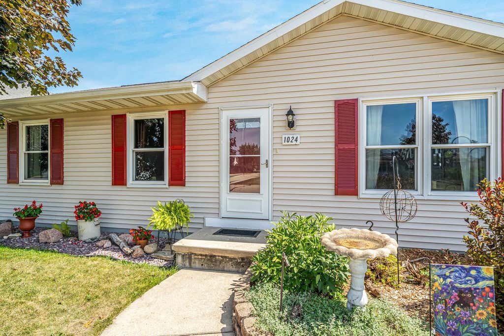 Photo of 1024 Calypso DRIVE, Winneconne, WI 54986 (MLS # 50331414)