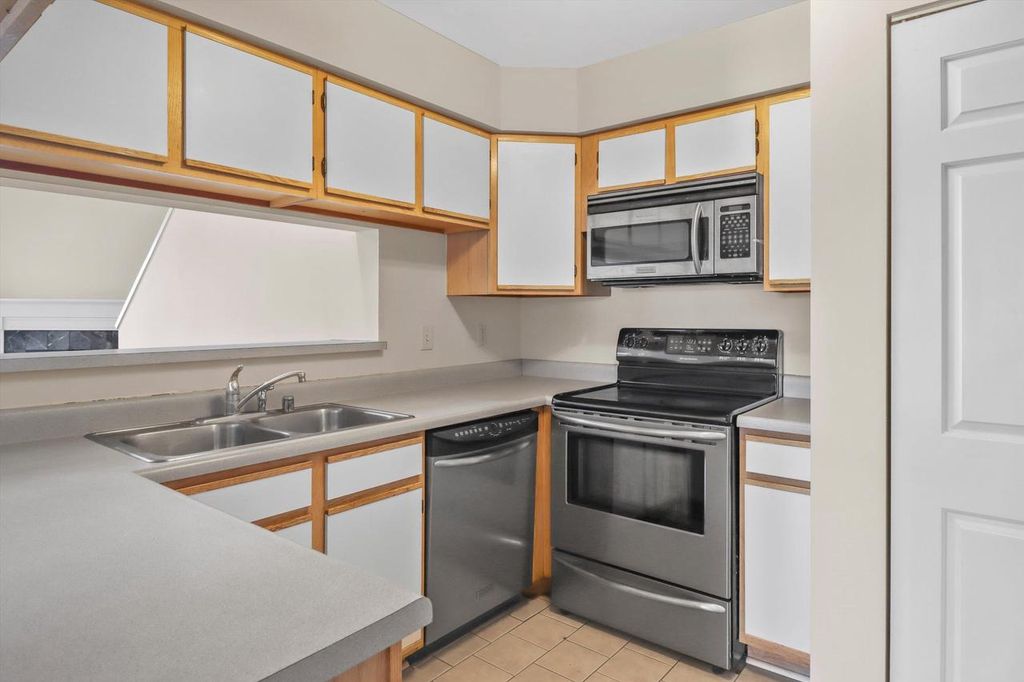 Photo of 7202 Flagship DRIVE #7, Madison, WI 53719 (MLS # 2016635)