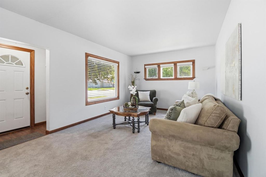 Photo of 320 W 8th STREET, Kaukauna, WI 54130 (MLS # 50326306)