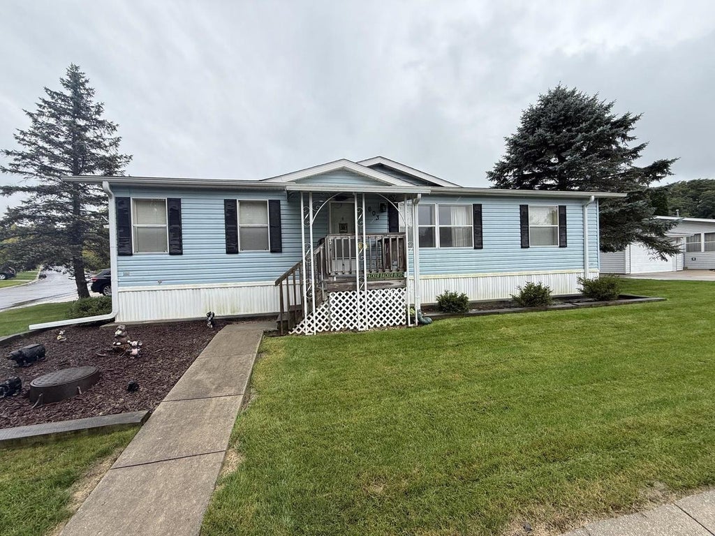 Photo of 603 Topaz TRAIL, Lannon, WI 53046 (MLS # 2033865)