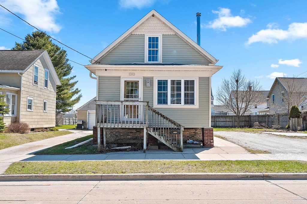 Photo of 1313 21st STREET, Two Rivers, WI 54241 (MLS # 50324042)