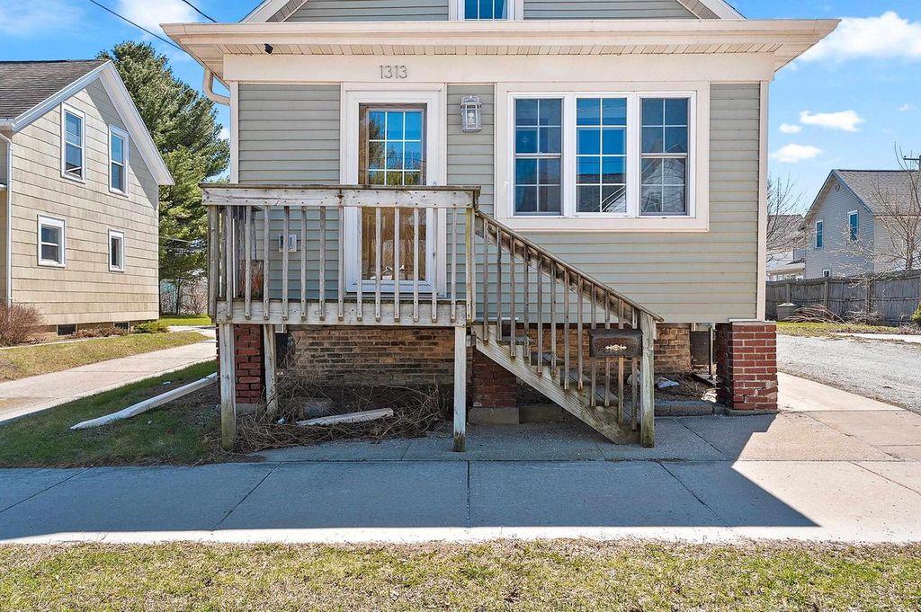 Photo of 1313 21st STREET, Two Rivers, WI 54241 (MLS # 50324042)