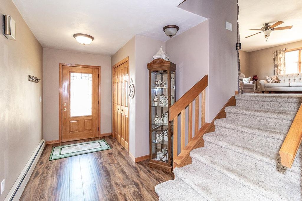 Photo of N3219 County Road D, New London, WI 54961 (MLS # 50322377)