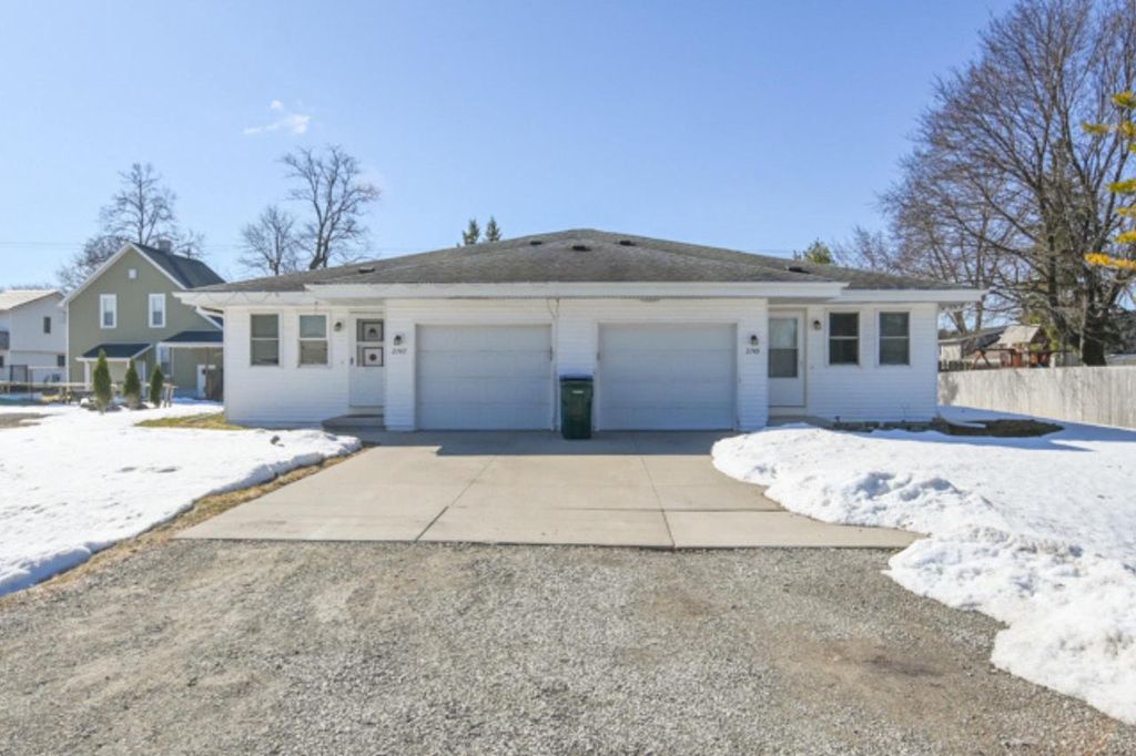 Photo of 2747 W 8th STREET, Appleton, WI 54914 (MLS # 50322827)