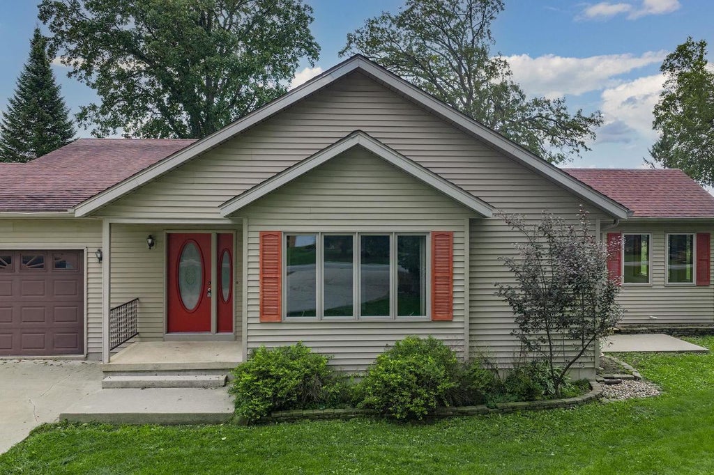 Photo of N3299 Hickory DRIVE, Waupun, WI 53963 (MLS # 2033509)